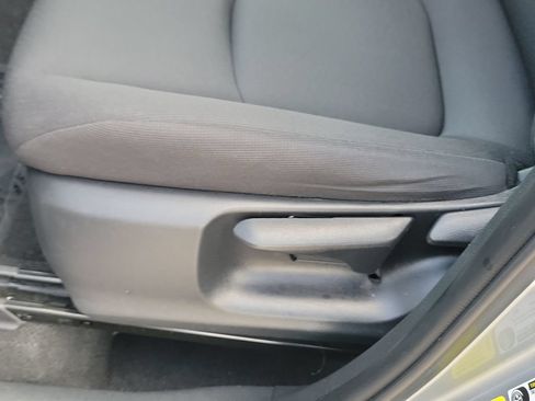Certified 2024 Toyota Corolla Cross LE FWD image 22