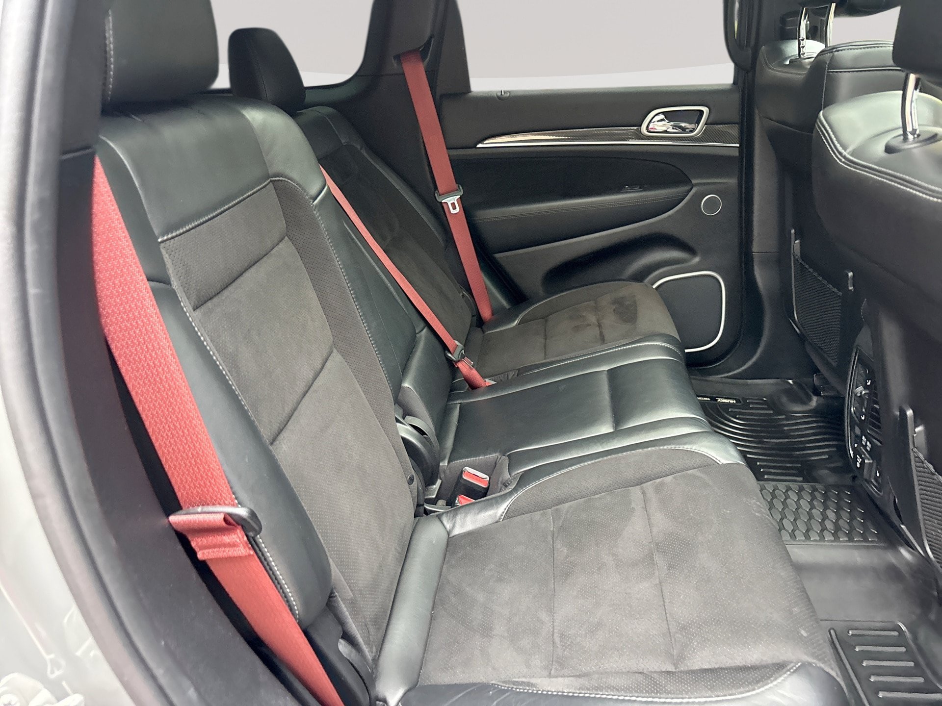 Used 2020 Jeep Grand Cherokee SRT AWD/4WD image 27