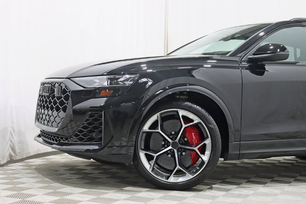 Used 2026 Audi RS Q8 performance AWD/4WD image 2