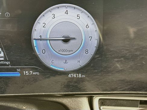 Used 2024 Hyundai Elantra Limited FWD image 19