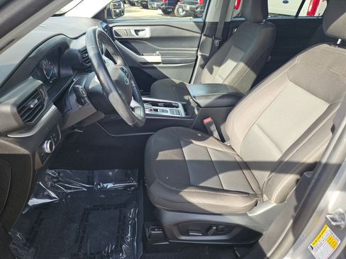Used 2022 Ford Explorer XLT image 19