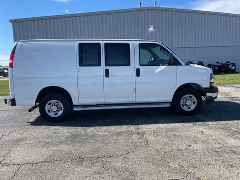 Used 2024 Chevrolet Express 2500 w/ Driver Convenience Package image 11