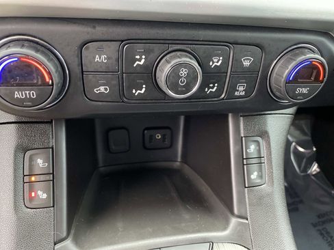 Used 2019 GMC Acadia SLT image 13