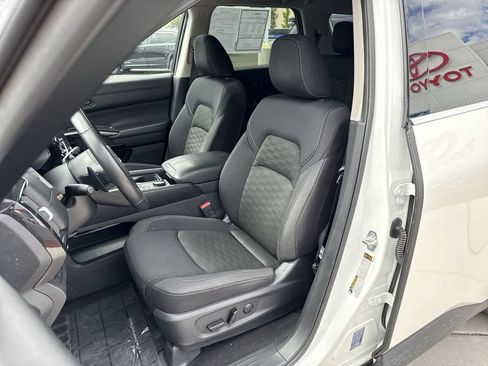 Used 2024 Nissan Pathfinder SV AWD/4WD image 11
