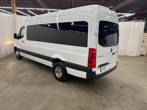 Used 2021 Mercedes-Benz Sprinter 3500 w/ Swivel Seat Package image 28