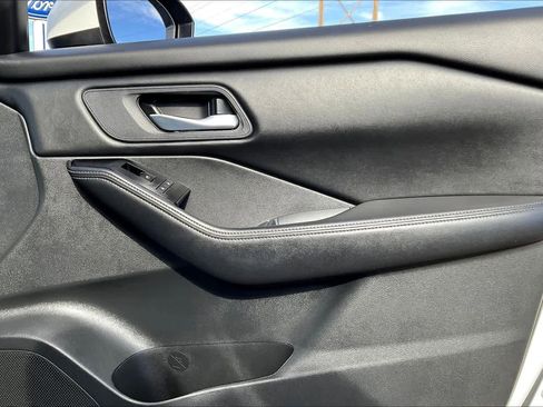 Used 2024 Nissan Rogue SV image 21