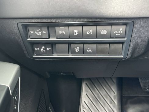 Used 2024 Toyota Tundra Platinum AWD/4WD image 17