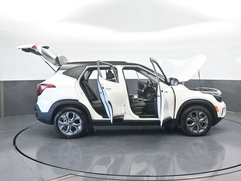 Used 2024 Kia Seltos S image 59