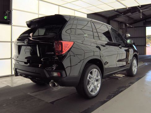 Used 2024 Honda Passport EX-L image 4