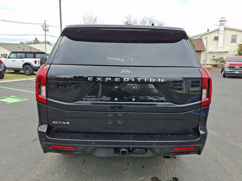 Used 2025 Ford Expedition Active image 6