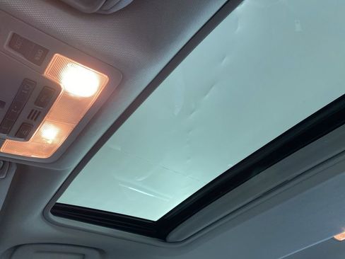 Used 2015 Toyota Camry XLE w/ Moonroof Package FWD image 16
