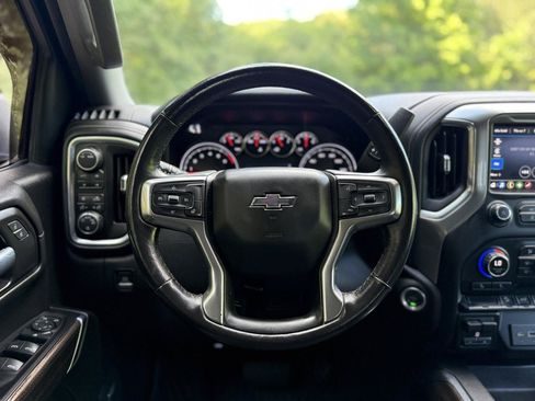 Used 2021 Chevrolet Silverado 1500 LT Trail Boss w/ Convenience Package II AWD/4WD image 19