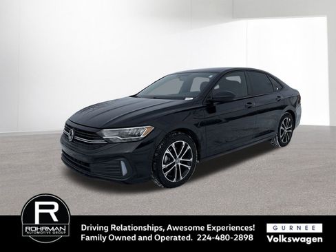 Used 2022 Volkswagen Jetta Sport image 1