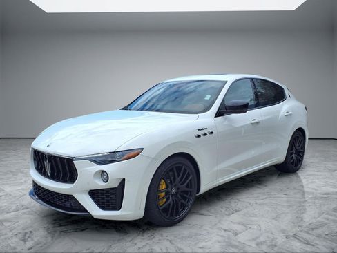 Used 2022 Maserati Levante Modena AWD/4WD image 3