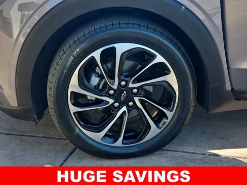 Used 2023 Chevrolet Bolt EUV Premier image 35