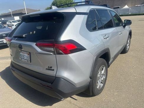 Used 2024 Toyota RAV4 LE AWD/4WD image 8