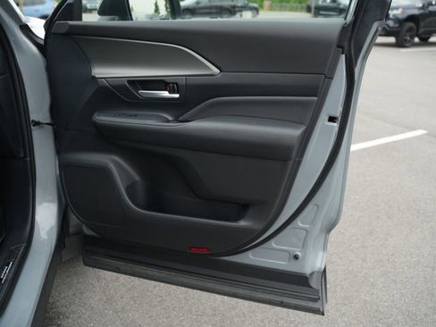 Used 2025 Toyota Grand Highlander AWD Hybrid image 22