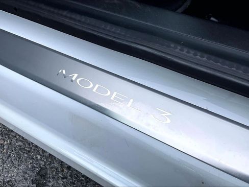 Used 2020 Tesla Model 3 Long Range image 34