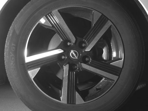 Used 2025 Nissan Sentra SV FWD image 16