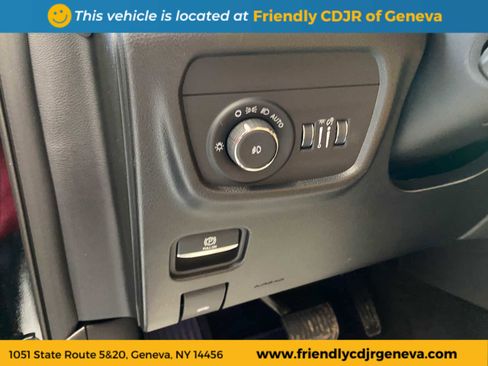 Used 2025 Jeep Grand Cherokee Summit w/ Obsidian Package image 23