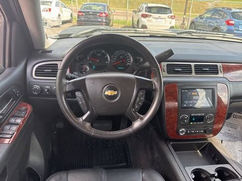 Used 2011 Chevrolet Silverado 2500 LTZ w/ LTZ Plus Package AWD/4WD image 13