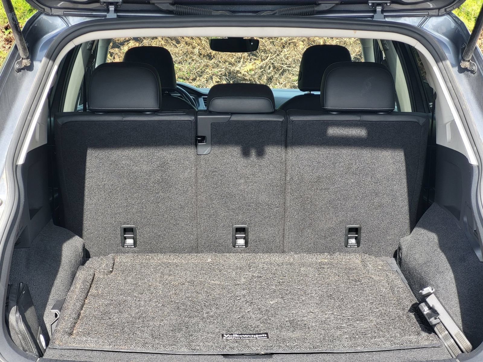 Used 2023 Volkswagen Tiguan SE w/ Panoramic Sunroof Package AWD/4WD image 29