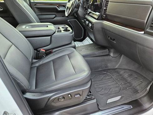 Used 2022 GMC Sierra 1500 SLT w/ X31 Off-Road Package image 19