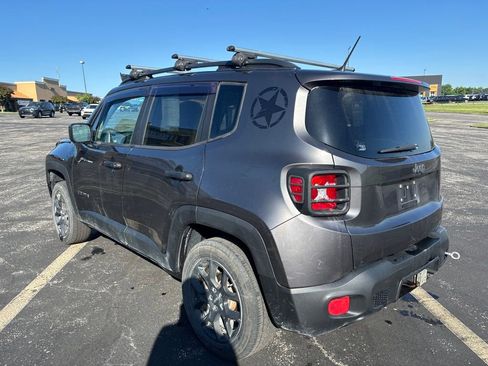 Used 2017 Jeep Renegade Latitude AWD/4WD image 7
