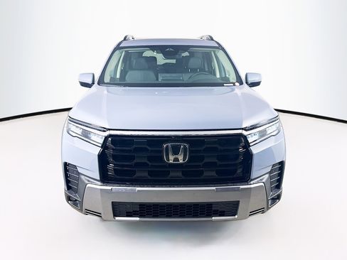 New 2026 Honda Pilot Touring image 3