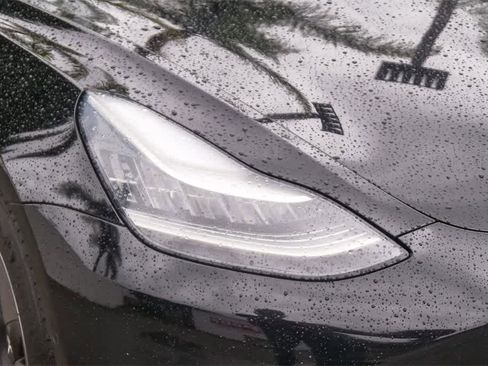 Used 2018 Tesla Model 3 Long Range image 4