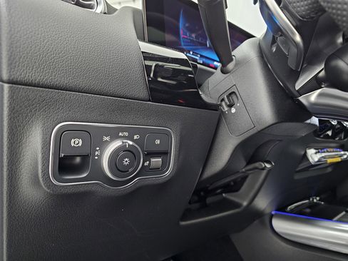 New 2026 Mercedes-Benz GLA 35 AMG 4MATIC image 9