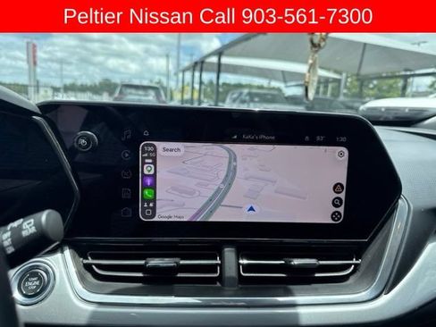 Used 2024 Chevrolet Trax LT w/ LT Convenience Package FWD image 16
