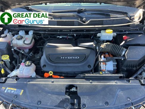 Used 2022 Chrysler Pacifica Touring-L w/ Uconnect Theater Family Group FWD image 30