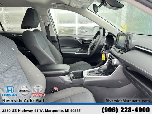 Used 2022 Toyota RAV4 LE image 38