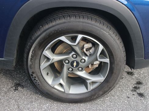 Used 2024 Chevrolet Trax LT FWD image 33