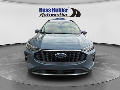 Used 2023 Ford Escape Platinum AWD/4WD image 2