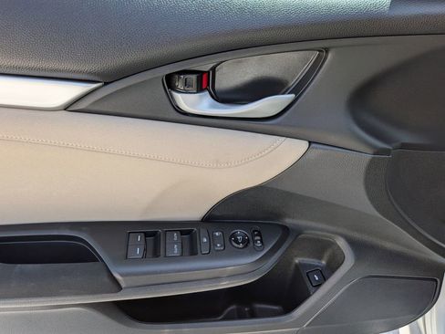 Used 2020 Honda Civic EX image 11