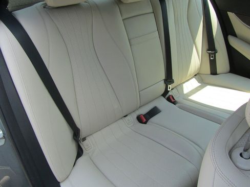 Used 2017 Mercedes-Benz E 300 4MATIC image 25