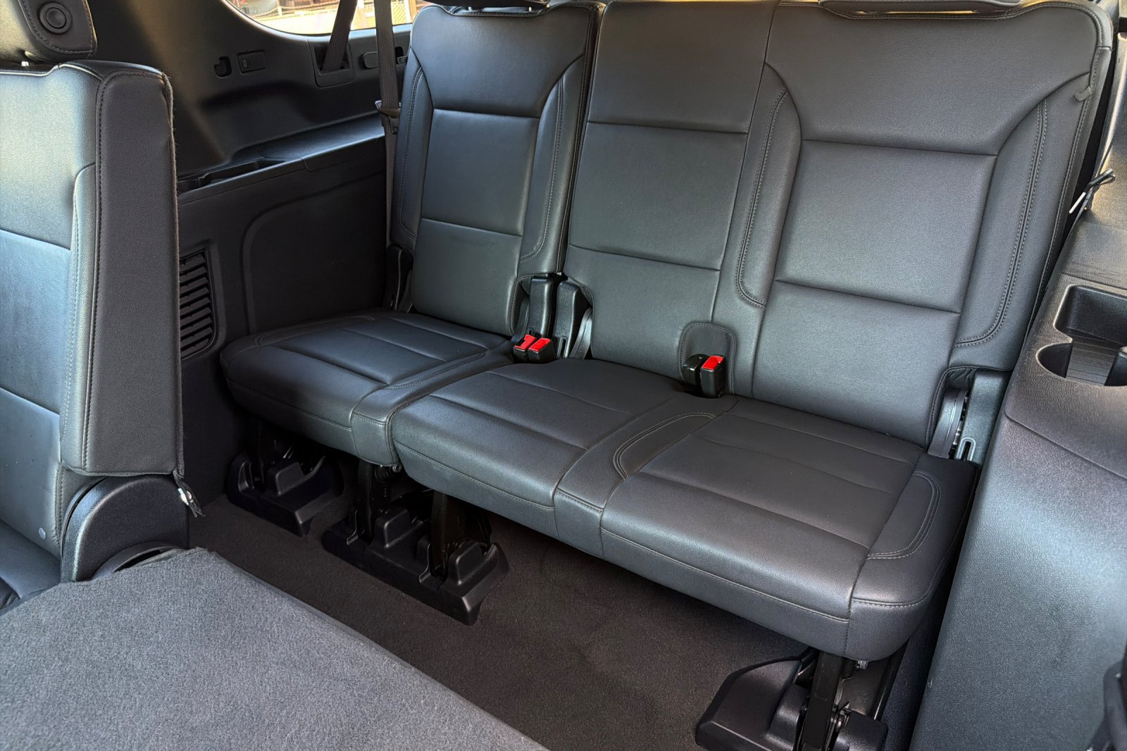 Used 2025 Chevrolet Suburban Z71 AWD/4WD image 14