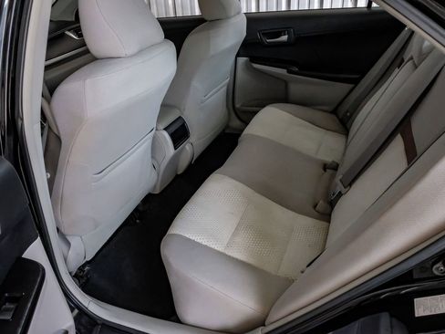 Used 2012 Toyota Camry LE image 34