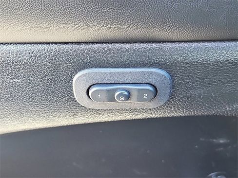 Used 2015 Jeep Grand Cherokee Limited w/ Luxury Group II image 21