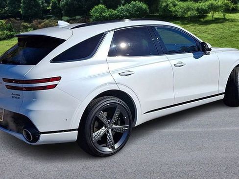 Certified 2025 Genesis GV70 3.5T Sport w/ Sport Advanced Package image 8