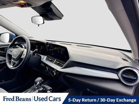 Used 2024 Chevrolet Trax LT w/ Driver Confidence Package FWD image 29