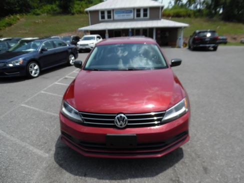 Used 2016 Volkswagen Jetta SE FWD image 9