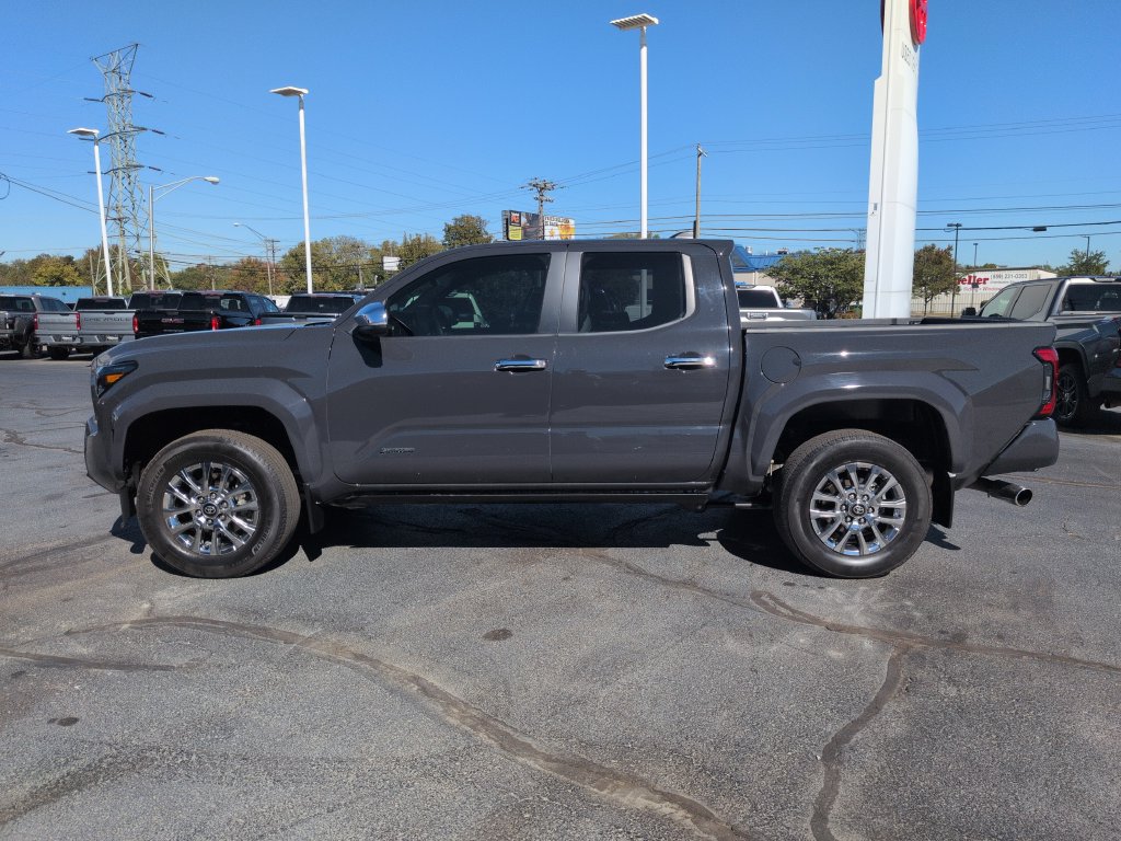 Used 2024 Toyota Tacoma Limited w/ Limited Package (LT) AWD/4WD image 2