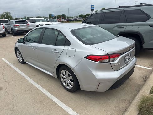 Used 2024 Toyota Corolla LE image 3