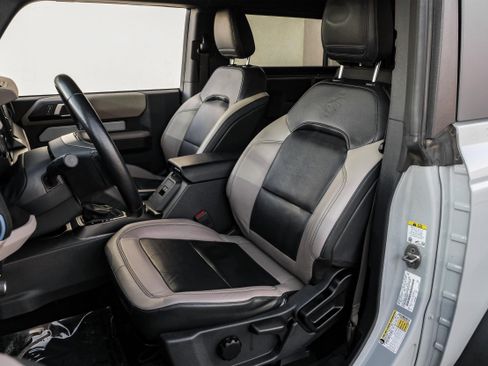 Used 2021 Ford Bronco Wildtrak image 32