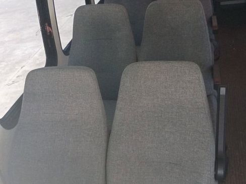 Used 2003 Ford E-450 and Econoline 450 image 18