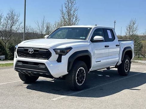 Used 2024 Toyota Tacoma TRD Off-Road w/ TRD Off Road Upgrade Package image 1
