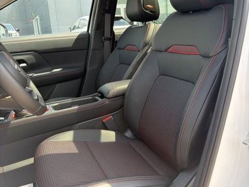New 2026 Nissan Kicks SR w/ SR Premium Package FWD image 8